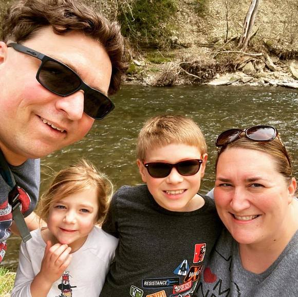 Meet your Posher, Jennifer - Picture 1 of 1